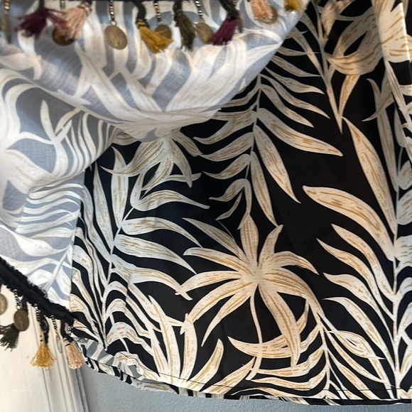 Commense Black and Cream Floral Swim Sarong - Picture 3 of 11